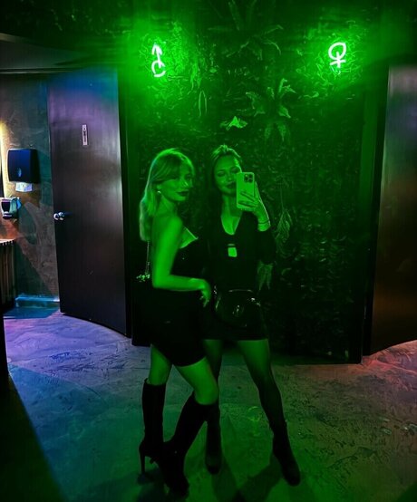 elise cm hot model image