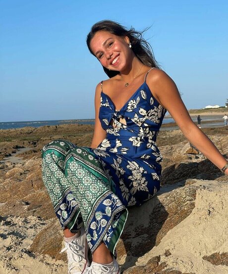 shemale fucks girl onlyfans sexy pictures