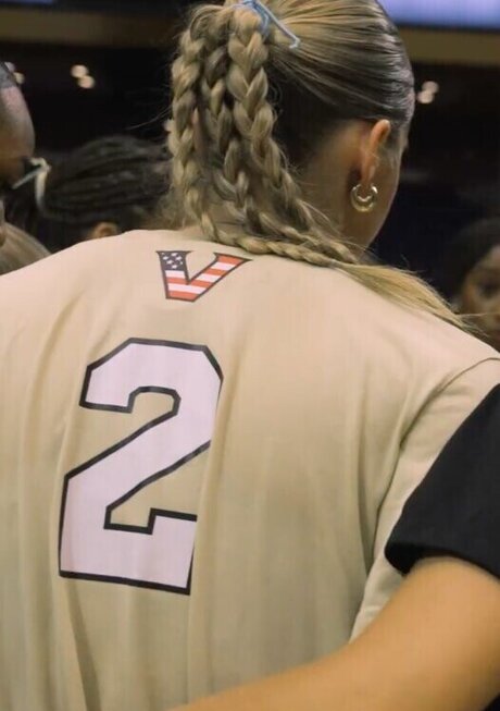 Taryn DeWese hot actress photo