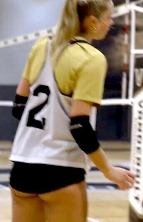 Taryn DeWese sexy actress img