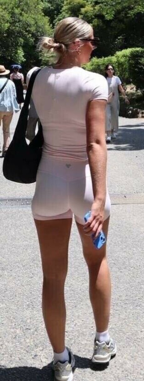 Taryn DeWese free actress img