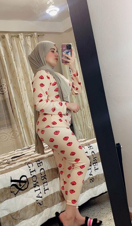 Dounia Stayfia beautiful star img