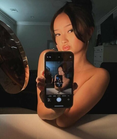 Kaylieee w art pornstar img