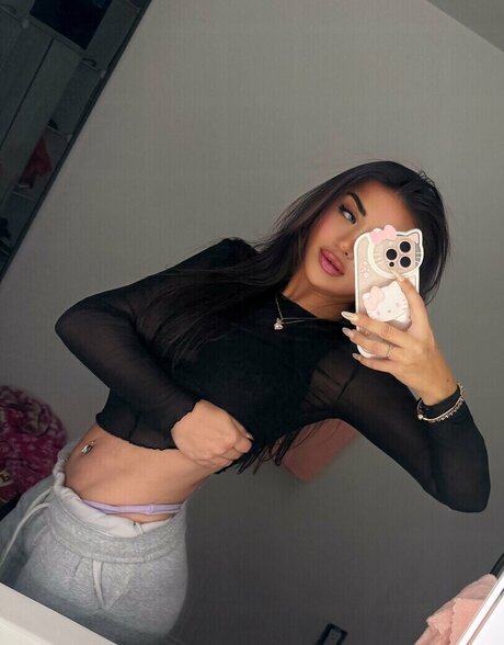 Selenalenaxo porn model images