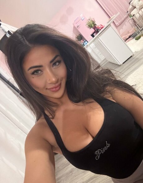 Selenalenaxo exclusive star pictures