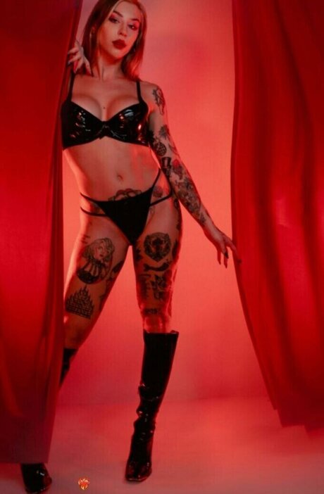 Bananinbananon model perfect image