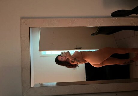 Julia Lara nude actress pictures