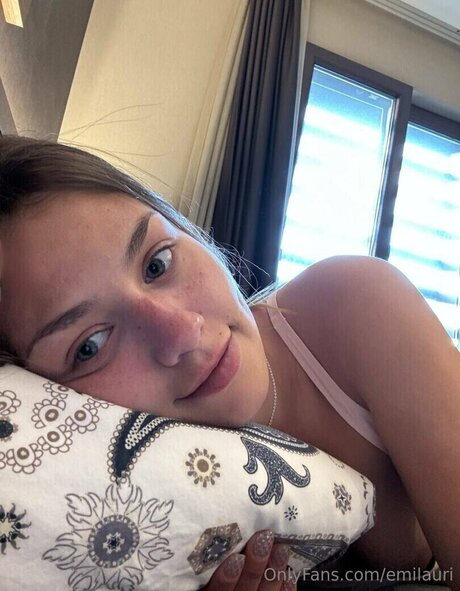 emilauri beautiful model archive