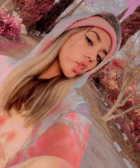 Saturnna Moon Photo Gallery