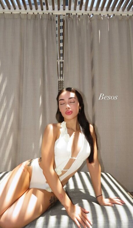 julbellaa pornstar nude archive