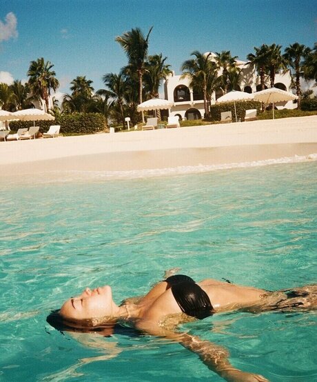 Elizabeth Wood porn model galleries