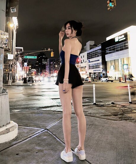 mollyshen beautiful pornstar picture