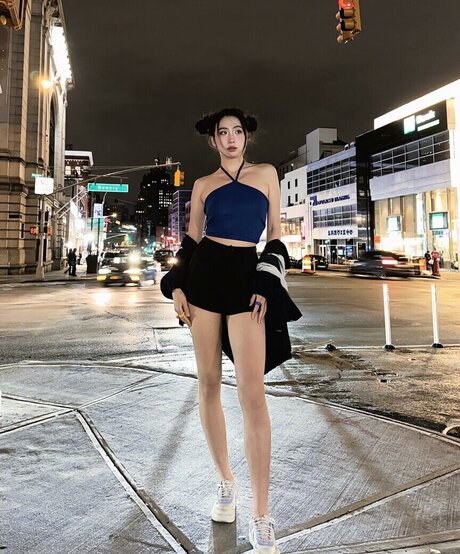 mollyshen nude model pics