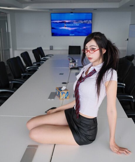 mollyshen naked star images