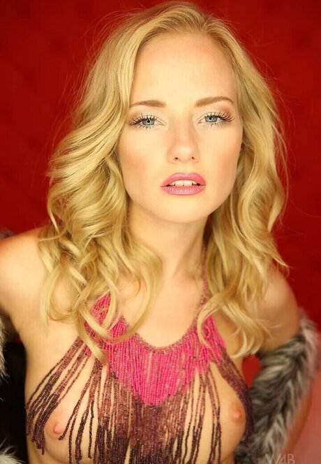 Blonde Velvet star porn pics
