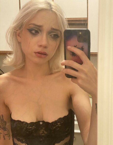 Neoliberal Hell hot model pic