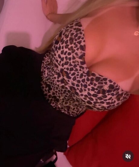 female popular onlyfans porno gallery