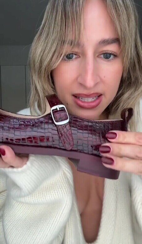 izzipoopi model exclusive images