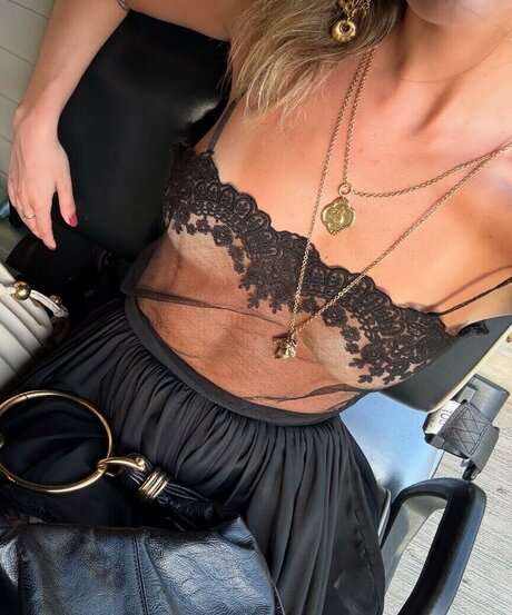 izzipoopi star pornographic image