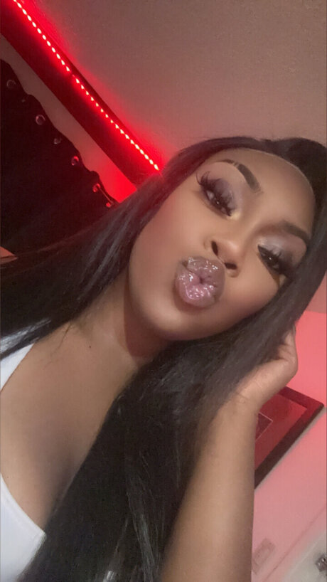 Ny2Wett perfect actress picture