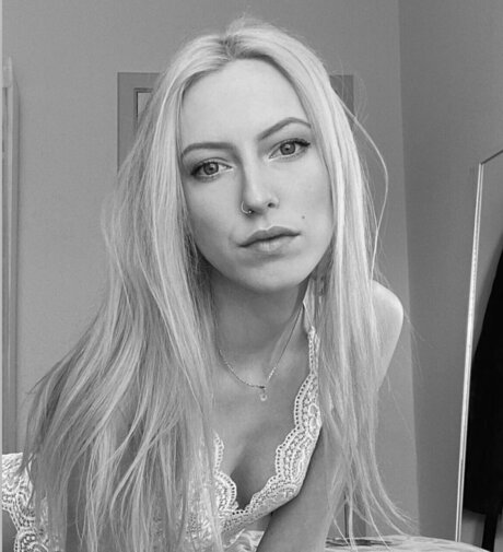 r3b3kka free perfect actress img