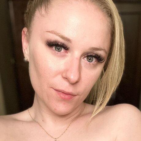 Rachel Maxwell model beautiful photo