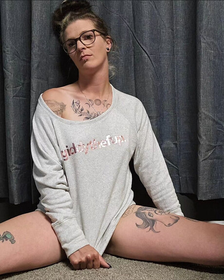 Oddywithabody erotic star photos