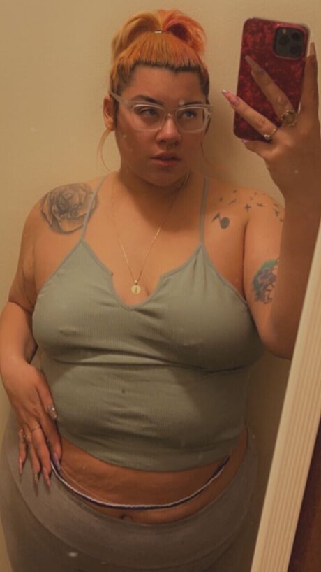 FreakySky32 sexy actress pictures