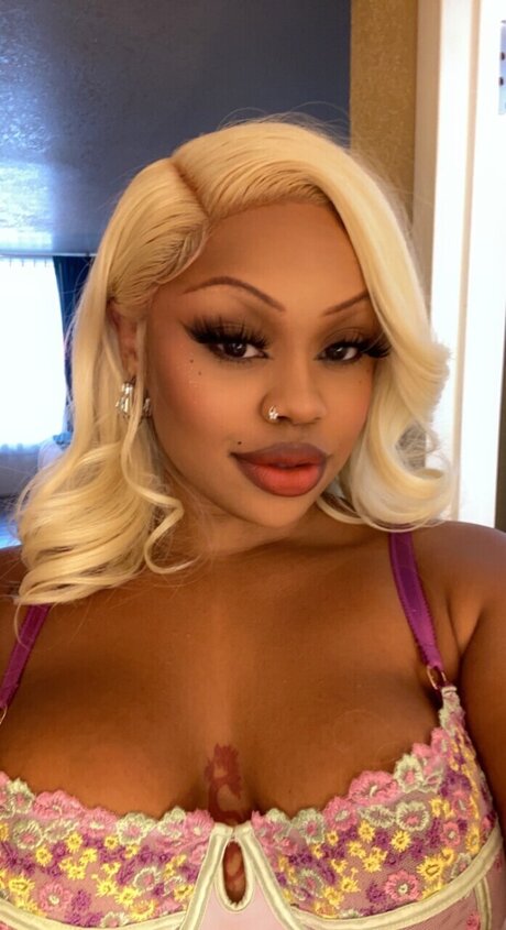 DiscoBarbie sex model image