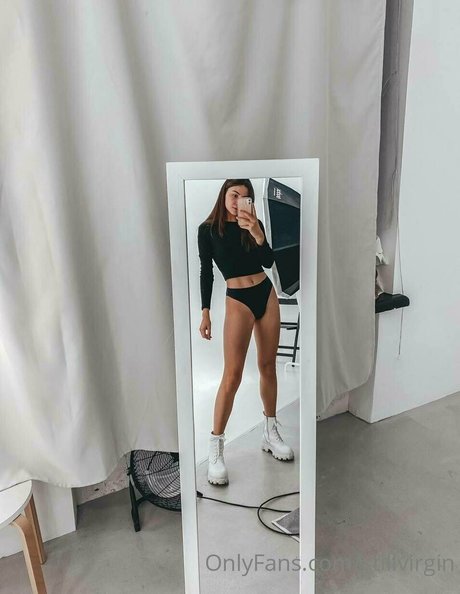 stillvirgin exclusive pornstar image