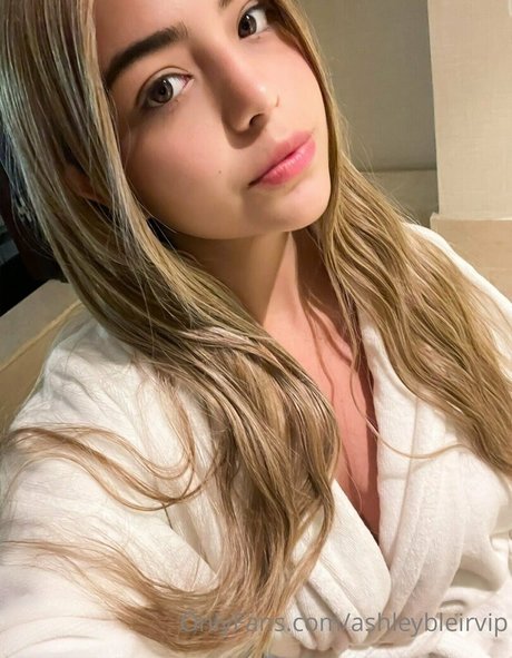 ashleybleirvip model best pictures