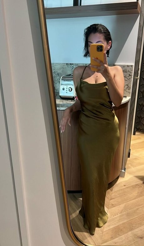 Adelaide T hot actress photo