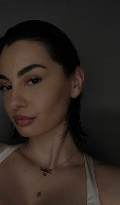 Adelaide T top model photos