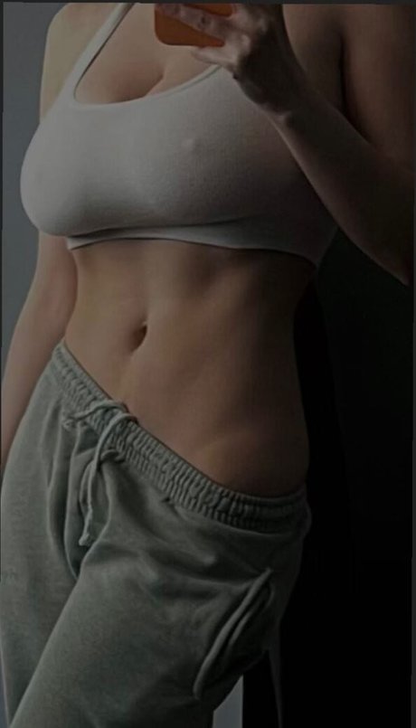 Adelaide T pornstar free pic