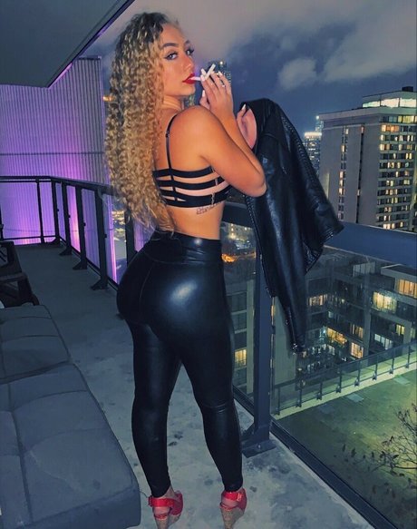 Ml Plnclver0 model erotic pics