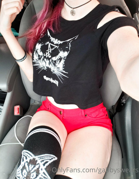 GabbySwears model xxx image