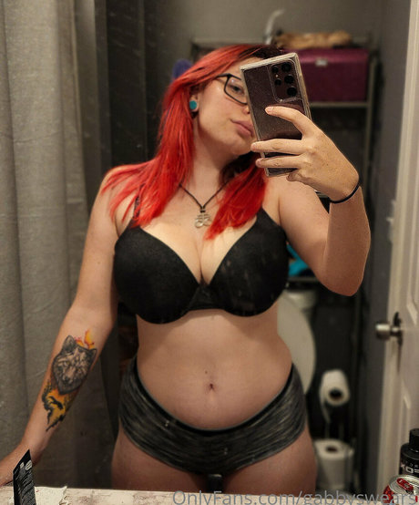GabbySwears star pic