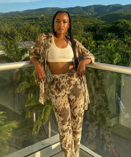 female popular onlyfans hot sex picture