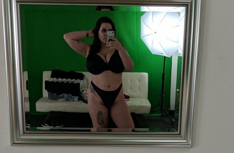 Lucy June hot model archive