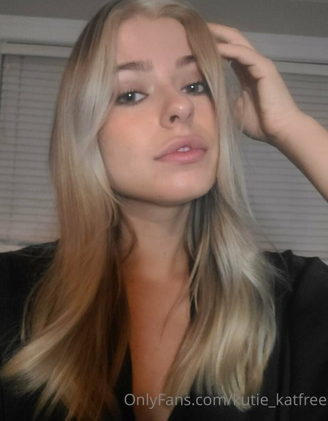 kutie katfree pretty actress pic