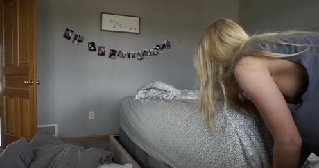 Esther Perepechkin adult model photo