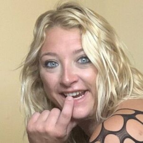 cambriacurves pornstar exclusive image