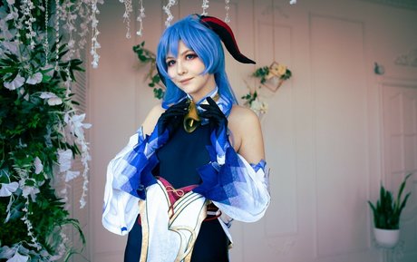 Tsukides free actress image