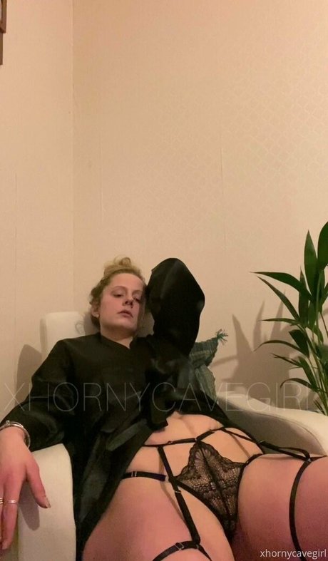 flat chested onlyfans free pictures