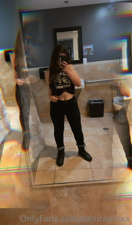 desiraefoxx erotic star picture