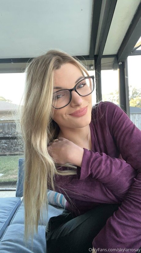 skylarrosay hot model pictures