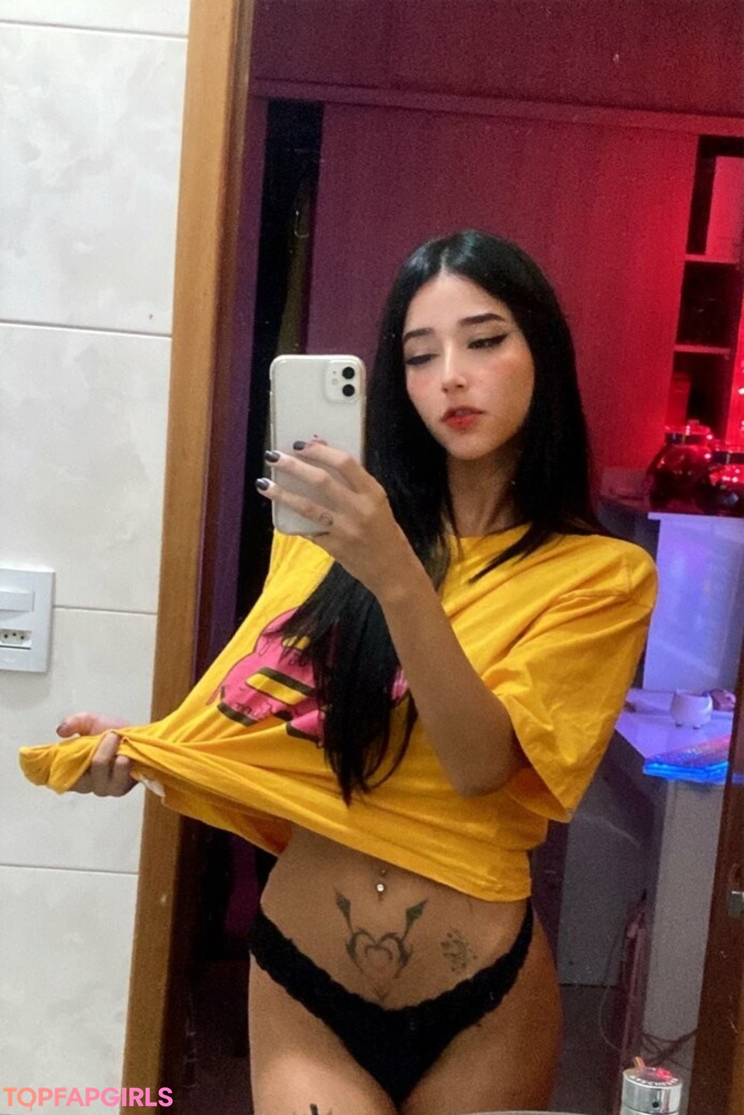 Mille Tsuki sexy pornstar photo