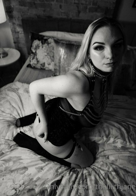 Lili Jane star sexy pictures