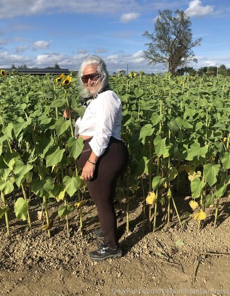 thebumbumbaroness exclusive star photo