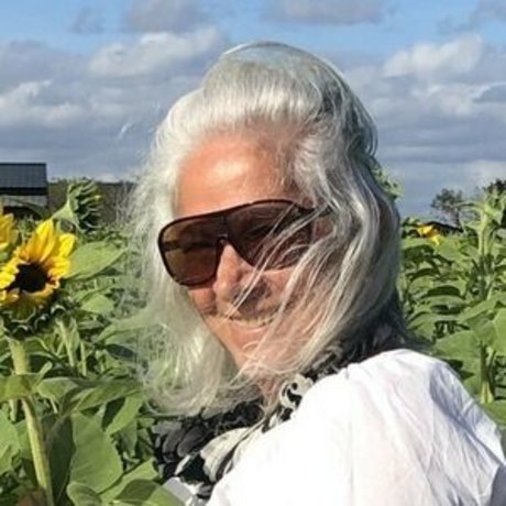 thebumbumbaroness pretty pornstar picture